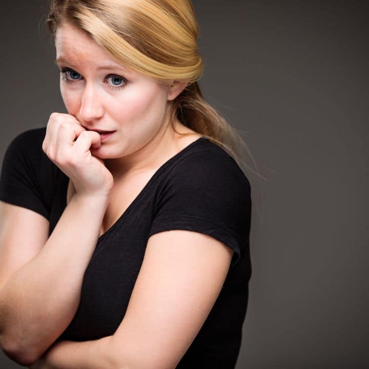 Troubles-Anxieux-en-sortir-grace-a-lhypnose-Briouze-Caroline-Deniaux